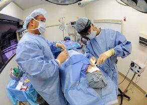 Operacija za korekcijo nosnega septuma v izraelski kliniki